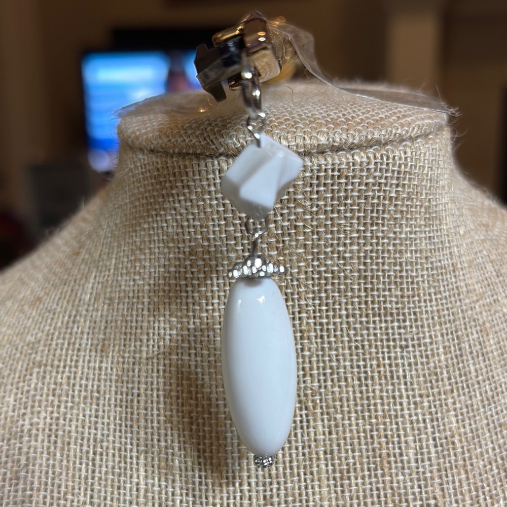 Elegant White and silver Dangle pendant 2.5” length very lightweight